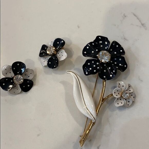 Avon Jewelry - Vintage Avon 3 Piece Pin and Earrings